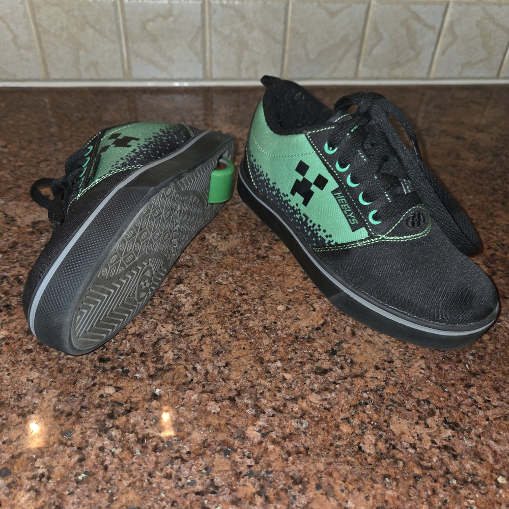 Heelys Kids Sneakers in Black and Green